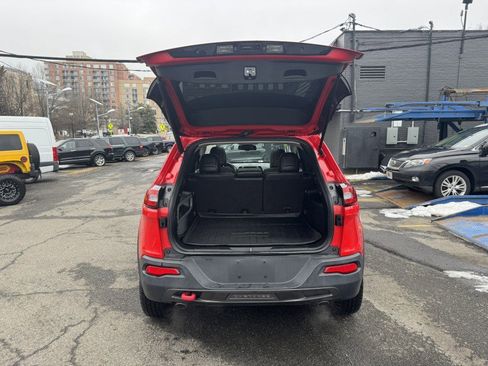 Used 2017 Jeep Cherokee Trailhawk image 31