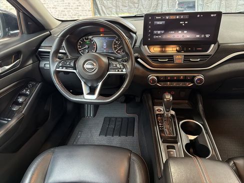 Used 2023 Nissan Altima 2.5 SR w/ SR Premium Package image 15