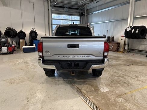 Used 2020 Toyota Tacoma SR5 image 4