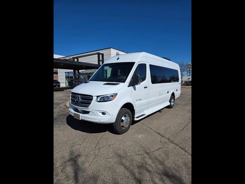 Used 2022 Mercedes-Benz Sprinter 3500 image 1