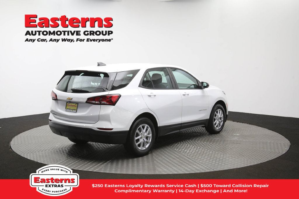 Used 2023 Chevrolet Equinox LS w/ Driver Confidence II Package FWD image 40
