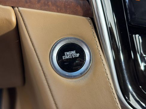 Used 2017 Cadillac Escalade ESV Platinum image 23