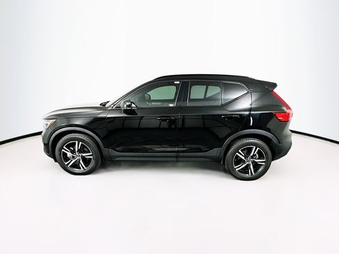 Used 2023 Volvo XC40 B4 Plus FWD image 4