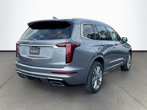 Used 2022 Cadillac XT6 Premium Luxury image 6