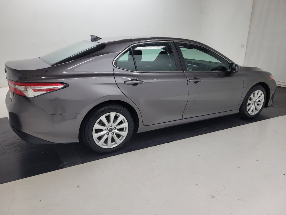 Used 2020 Toyota Camry LE FWD image 10