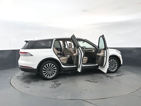 Used 2020 Lincoln Aviator Reserve w/ Elements Package Plus image 29