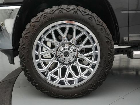 Used 2025 RAM 2500 Laramie AWD/4WD image 11
