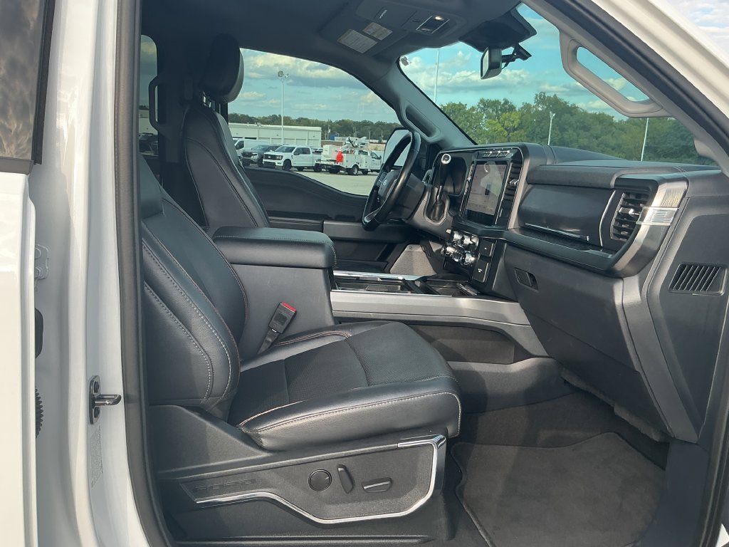 Used 2024 Ford F250 Lariat w/ Black Appearance Package AWD/4WD image 26