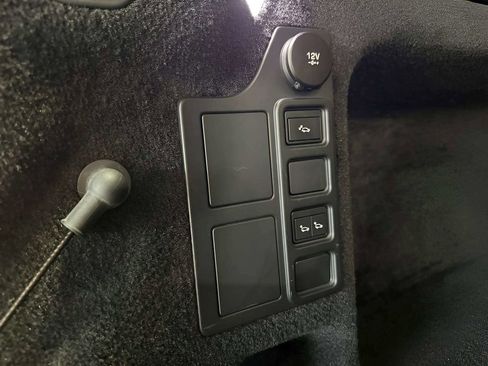 Used 2020 Land Rover Discovery HSE AWD/4WD image 9