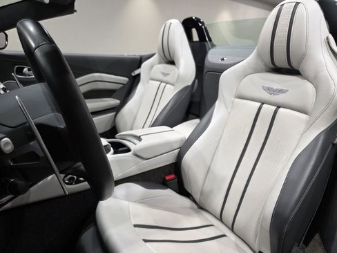 Used 2023 Aston Martin V8 Vantage Roadster image 12