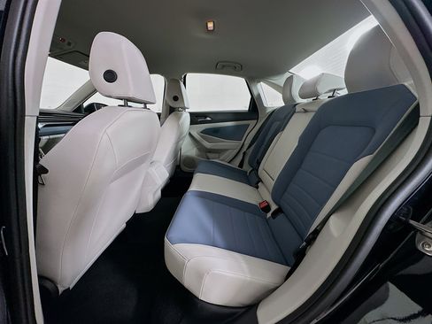 Used 2025 Volkswagen Jetta SE image 26