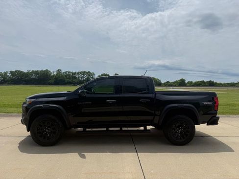 Used 2024 Chevrolet Colorado Trail Boss w/ Technology Package AWD/4WD image 7