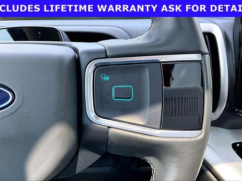 Used 2025 Ford Expedition Active RWD image 16