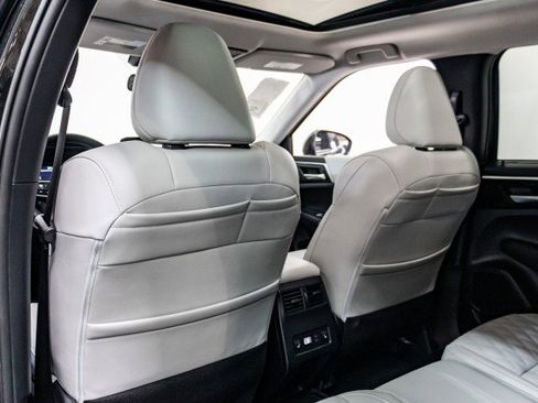 New 2025 Mitsubishi Outlander SEL image 17