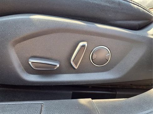 Used 2014 Ford Fusion SE w/ Equipment Group 201A FWD image 16