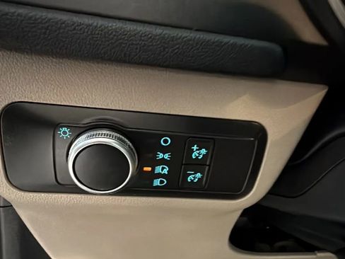 Used 2020 Ford Escape SE FWD image 14