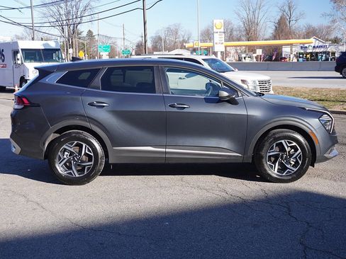 Used 2025 Kia Sportage LX image 16