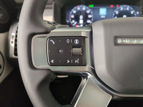 Certified 2025 Land Rover Discovery Dynamic SE image 15