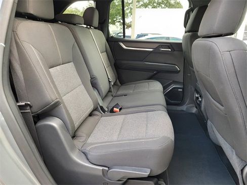 Used 2025 GMC Acadia Elevation image 26