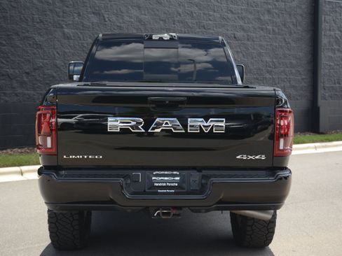 Used 2025 RAM 2500 Limited AWD/4WD image 5