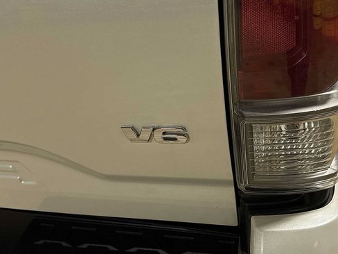 Certified 2022 Toyota Tacoma TRD Sport w/ Technology Package AWD/4WD image 27
