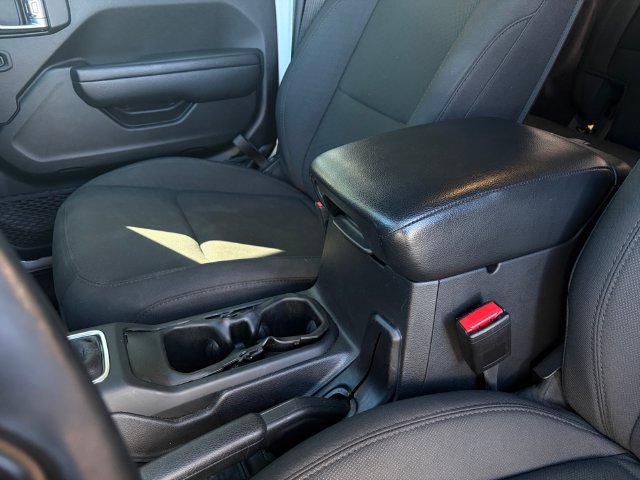 Used 2023 Jeep Wrangler Unlimited Sport AWD/4WD image 15