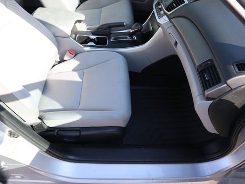 Used 2015 Honda Accord LX image 23