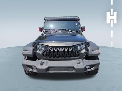 Used 2018 Jeep Wrangler Unlimited Sport S AWD/4WD image 2