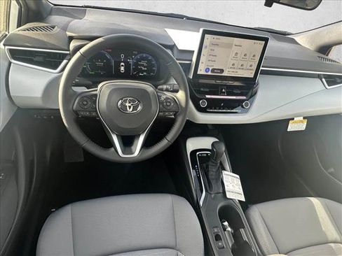 Used 2026 Toyota Corolla SE w/ SE Premium Package FWD image 10