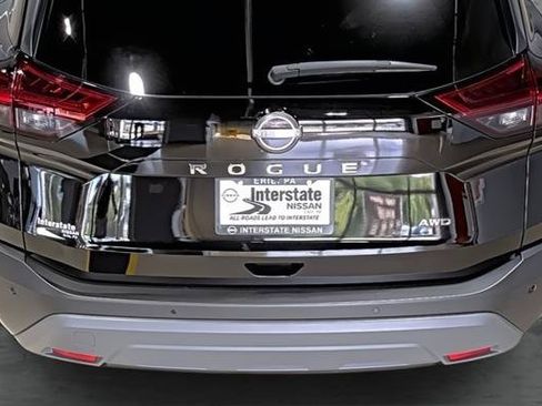 Used 2023 Nissan Rogue S AWD/4WD image 12