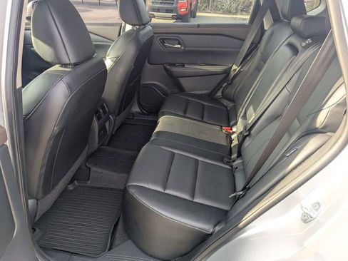 Used 2023 Nissan Rogue SV w/ SV Premium B Package FWD image 15