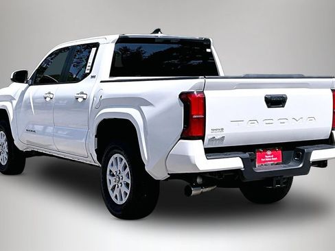 Used 2025 Toyota Tacoma SR5 AWD/4WD image 4