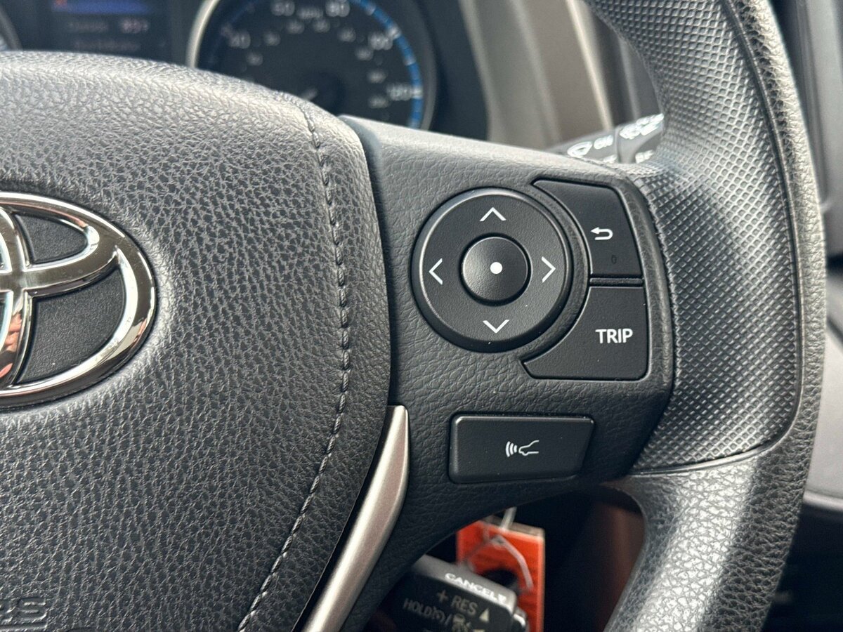 Used 2017 Toyota RAV4 LE FWD image 28