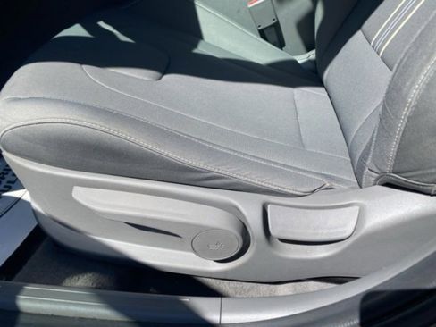 Certified 2024 Hyundai Elantra SEL image 15