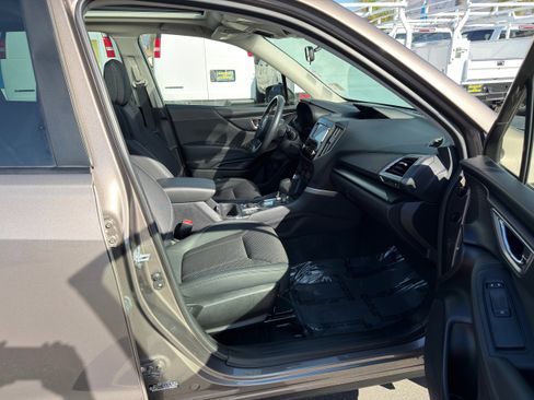 Used 2023 Subaru Forester Premium image 10