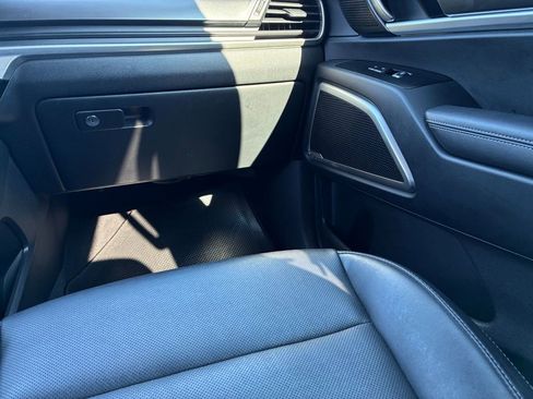 Used 2023 Kia Telluride S image 41