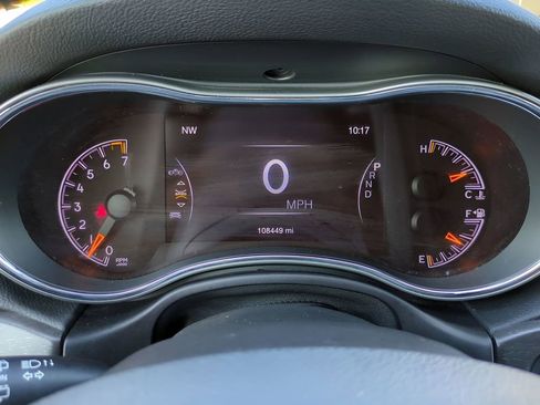 Used 2018 Jeep Grand Cherokee Laredo image 25