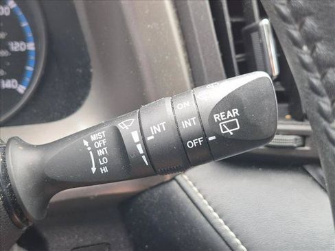 Used 2017 Toyota RAV4 XLE FWD image 7