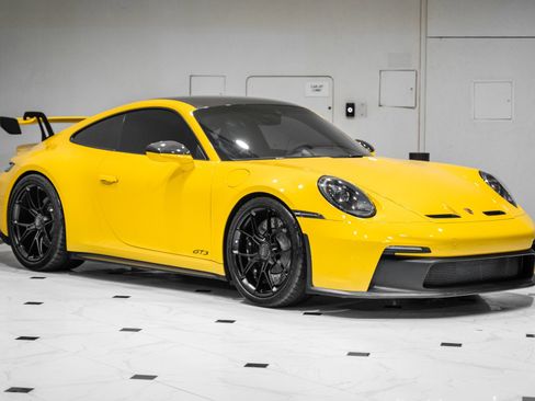 Used 2022 Porsche 911 GT3 image 3