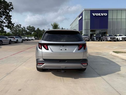Used 2025 Hyundai Tucson SEL FWD image 5