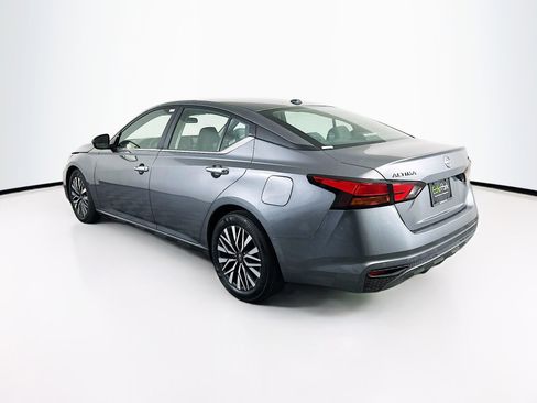 Used 2024 Nissan Altima 2.5 SV image 5