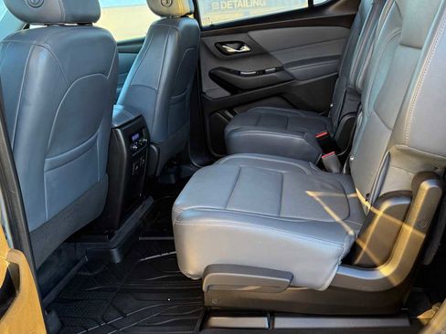 Used 2020 Chevrolet Traverse Premier image 8