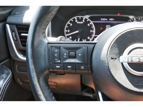 Used 2024 Nissan Rogue SV w/ SV Premium Package FWD image 18