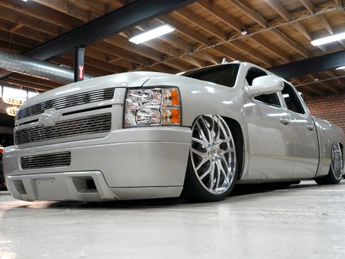 Used 2009 Chevrolet Silverado 1500 LT w/ Texas Edition RWD image 7