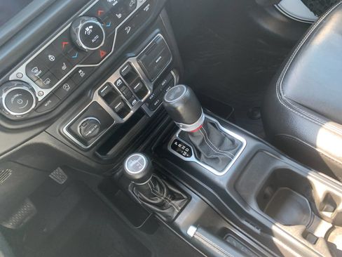 Used 2021 Jeep Wrangler Unlimited Sahara AWD/4WD image 25