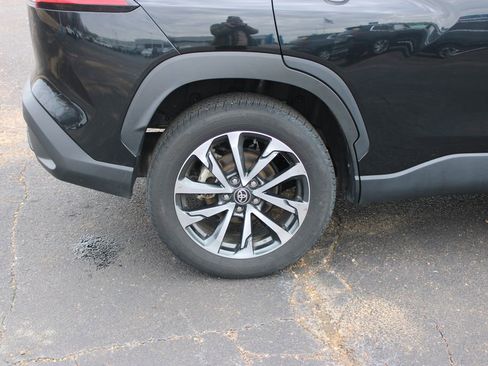 Used 2024 Toyota Corolla Cross XLE image 16