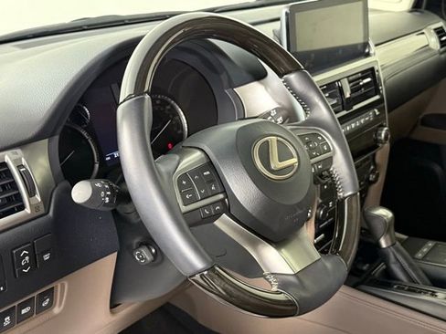 Used 2023 Lexus GX 460 Premium w/ Accessory Package AWD/4WD image 20