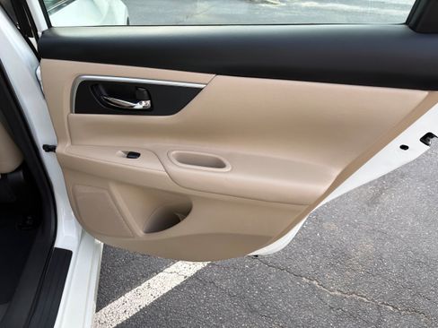 Used 2016 Nissan Altima 2.5 SL w/ 2.5 Technology w/LED Package FWD image 26