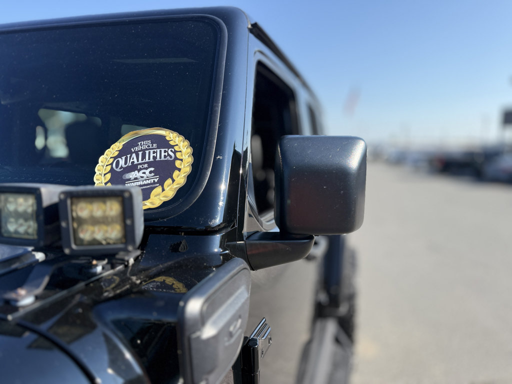 Used 2021 Jeep Wrangler Unlimited Sahara w/ Cold Weather Group AWD/4WD image 16