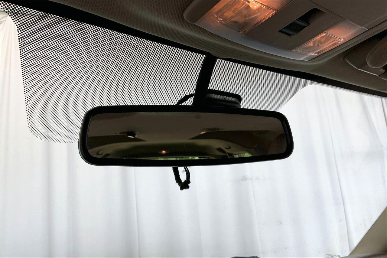 Used 2015 Lincoln Navigator L 2WD image 17